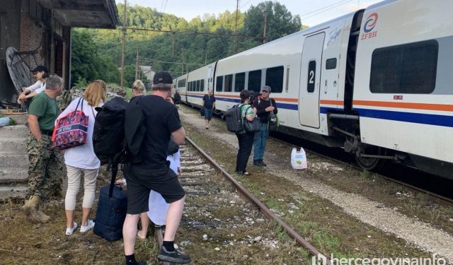 VIDEO Krenula linija između Sarajeva i Ploča, prva ovosezonska vožnja gotovo popunjena