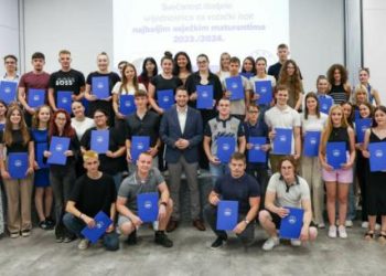 Vaučerom za polaganje vozačkog nagrađeno 50 najboljih maturanata