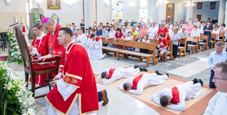 Velika vijest: Hrvatska Crkva postala bogatija za 18 svećenika