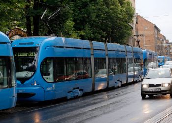 Zagrepčanku šokirala nevjerojatna situacija u tramvaju: ‘Pričepio je časnu sestru sa štakom’