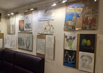 Završna izložba učenika solinske škole crtanja u Teatrinu GK Solin: “To je njihov zajednički svijet koji sanjaju u bojama”