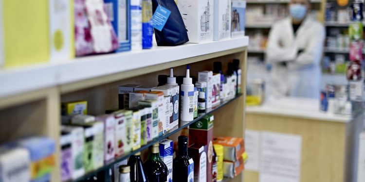 Popularni lijek može ozbiljno oštetiti jetru: Povlači se iz trgovina, uskoro će ga biti samo u ljekarnama
