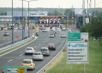 HAK Pojačan promet prema unutrašnjosti, povremeno kolone i zastoji. Jaka bura na obali | NACIONAL.HR