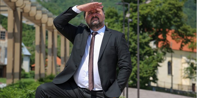 Političar s 279 nekretnina želi preuzeti SDP, on je čovjek s dva lica: ‘Što želi, to si zacrta’