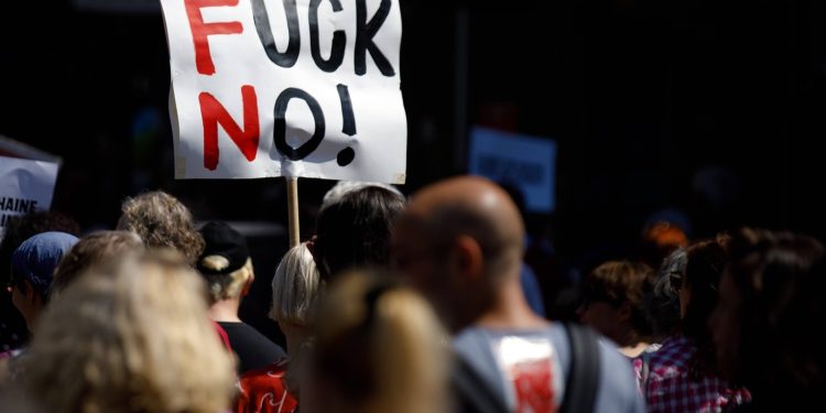 NE I NE Tisuće žena marširale u Francuskoj protiv krajnje desnice | NACIONAL.HR