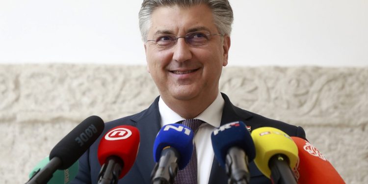 Plenković o rodnim studijima: ‘Ovi su sretni što je kao odbijeno, a ovi plaču jer je kao odbijeno’