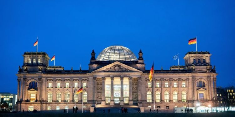 0% Nijemaca ‘vrlo zadovoljno’ vladom – anketa — RT World News