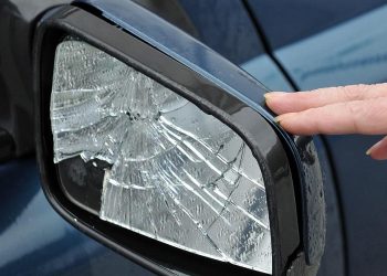 Slobodna Dalmacija – Nastavlja se ludovanje po Splitu: turist na Bačvicama noćas porazbijao aute i probudio susjedstvo! Evo što ga je snašlo