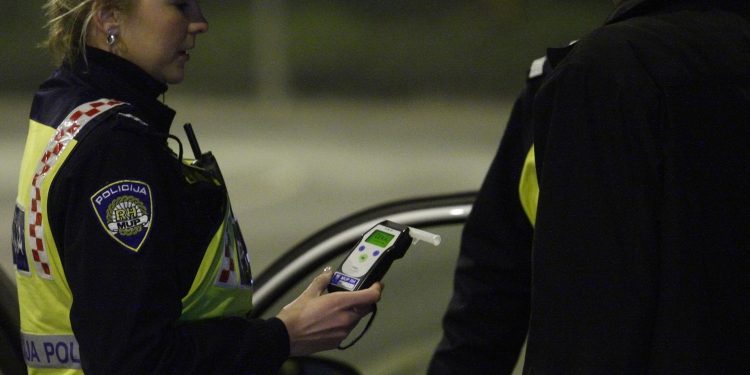 Šibenski prometni policajci uhitili muškarca u Dubravi, doznajte zašto će idućih pet dana provesti u zatvoru