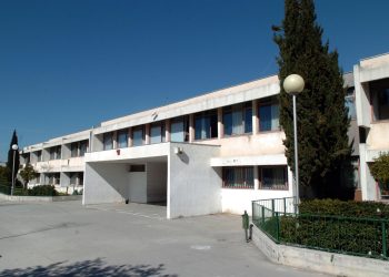 Slobodna Dalmacija – Napokon izabran izvođač radova za dugoočekivanu dvoranu na Sućidru. Evo kada će mališani konačno uživati u njoj