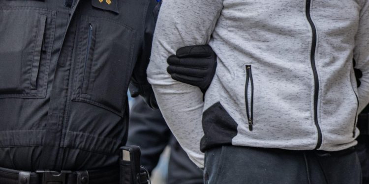 Policija uhvatila lopova (33) koji je još prošle godine “peškao” po drogerijama na Poluotoku