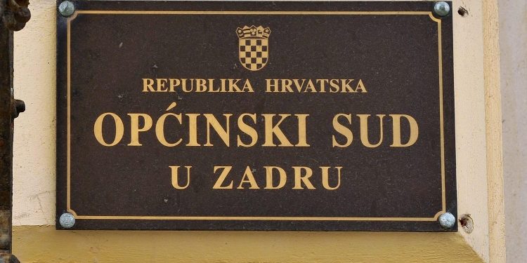 Slobodna Dalmacija – Kako su zadarski navijači skupine Tornado zbog poruke „Ubi Srbina” na Općinskom sudu oslobođeni zbog nastupanja zastare