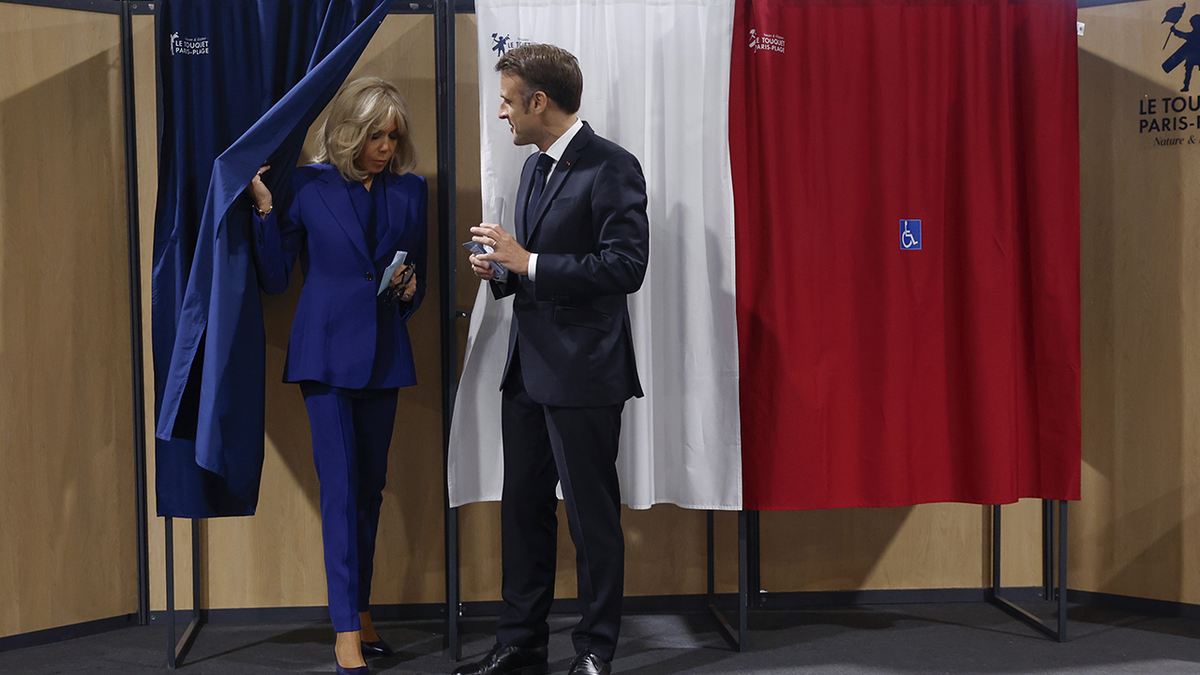 Francuski predsjednik Emmanuel Macron i njegova supruga Brigitte Macron