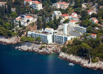 Slobodna Dalmacija – Raspitali smo se što je s Dubrovčaninom koji se u moru zadovoljavao pred djecom, a potom majku udario šakom u glavu