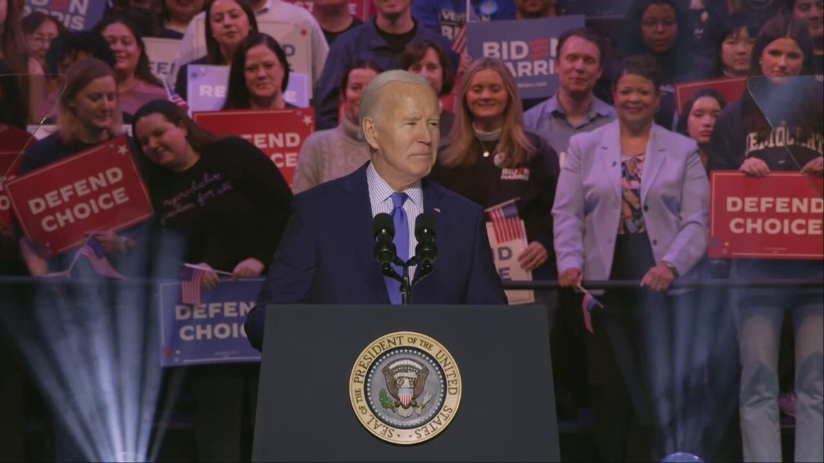 Biden govori na skupu u Virginiji