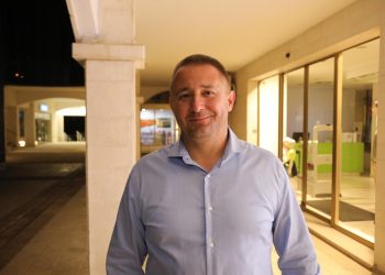 Građevinske dozvole za betonizaciju kupališta, suprotne provedenom natječaju su izašle iz gradskog ureda. Pohvale jedino zaslužuju građani i njihova akcija