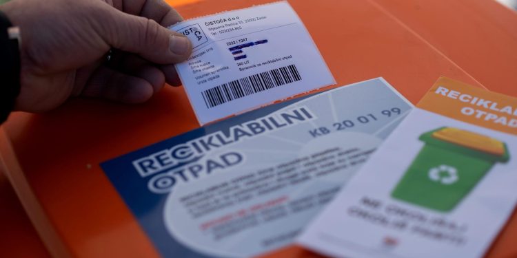 Zbog velikog broja djelatnika na bolovanju, Čistoća ima problema s odvozom otpada: “Morat ćemo zapošljavati radnike iz drugih država”