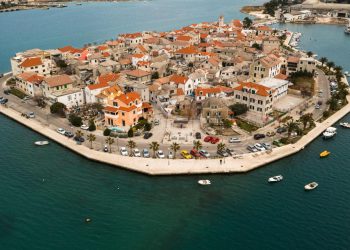 Slobodna Dalmacija – Na jednu večer rađa se mala Venecija tik do Splita! Na fešti vas čekaju vožnje u barkama, kancone i talijanska spiza