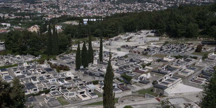 Slobodna Dalmacija – Tko će dobiti mjesto za posljednje počivalište? Interes je velik, uskoro kreće izgradnja novih grobnica, ovo su detalji