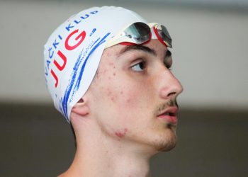 Jugaš uplivao i u finale 50 slobodno, opet je rušio osobni rekord, išao je u polufinalu 19 stotinki brže nego u kvalifikacijama