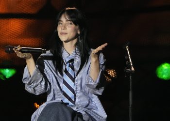 BILLIE EILISH Pjevačica preko telefona podvaljivala neslane šale Margot Robbie i Dakoti Johnson | NACIONAL.HR