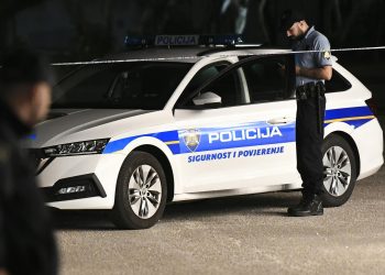 Slobodna Dalmacija – Krvavi sukob dvojice muškaraca u okolici Splita; sve je započelo svađom, a onda je jedan otišao u kafić po nož…