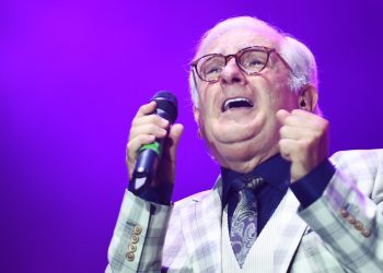 Slobodna Dalmacija – ‘Stari lav’ Željko Samardžić nastupa u Makarskoj