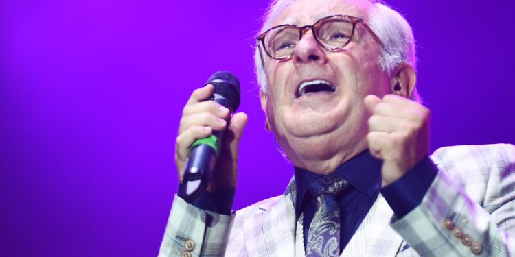 Slobodna Dalmacija – ‘Stari lav’ Željko Samardžić nastupa u Makarskoj