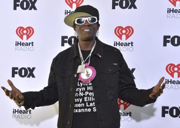 REPER FLAVOR FLAV Osnivač Public Enemyja financira ženski vaterpolski tim SAD-a, bodrit će ih na OI-ju i platiti krstarenje | NACIONAL.HR