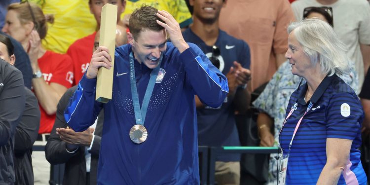 NEOČEKIVANA VIJEST Osvojio broncu na 100 m leđno pa s poruke na tribini saznao da će dobiti kćer | NACIONAL.HR