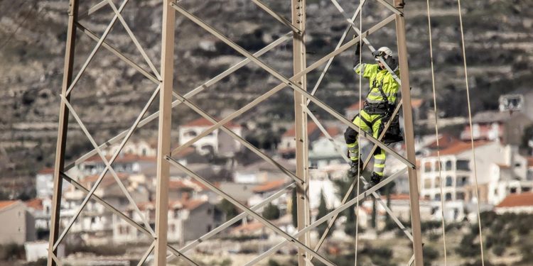 Slobodna Dalmacija – HEP za sutra najavio mnogobrojne radove na svojoj mreži. Pogledajte koji će dijelovi Splita i okolice biti bez struje