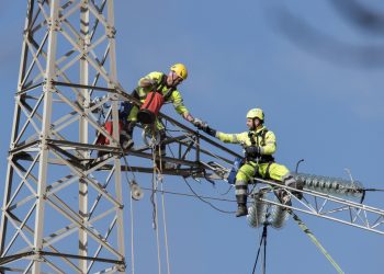 Slobodna Dalmacija – Napunite mobitele i zaboravite na klime… Donosimo popisa mjesta u kojima sutra neće biti struje u Splitu i okolici