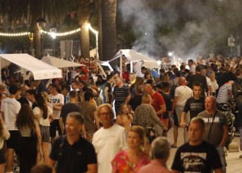 Slobodna Dalmacija – Na makarskoj rivi počinju ribarske večeri, prva je na programu ovoga ponedjeljka, bit će atrakcija, birat će se i Miss