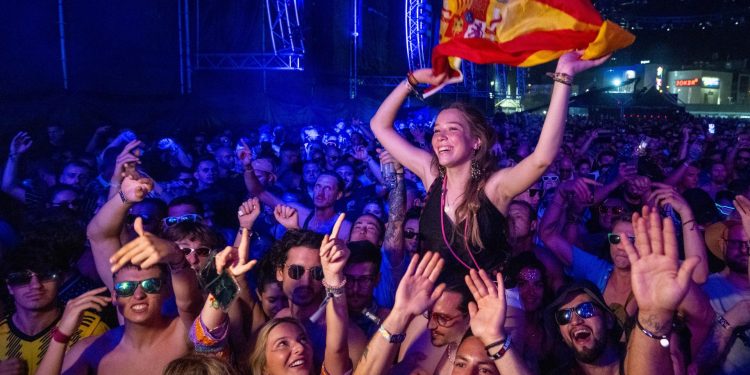 Slobodna Dalmacija – Damir Šarac: Na svakog Splićanina dolazi po jedan ultraš. I nije Ultra kriva Splitu da je posta partijanersko odredište