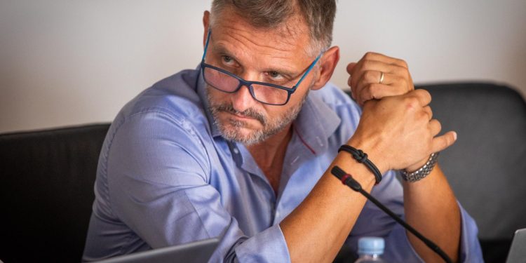 Slobodna Dalmacija – Splitski HDZ-ovac pohvalio se da su Split i Omiš korak bliže jedno drugom: ‘Nekada zna biti sporo, ali dozvola je tu…’