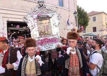 Slobodna Dalmacija – Donosimo raspored organiziranih hodočašća Gospi Sinjskoj: prvo je već sutra u Dubravi i Sitnom
