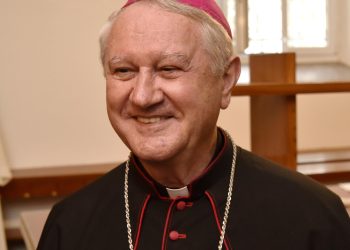 Slobodna Dalmacija – Bit će suza: brojni omiljeni župnici napuštaju Split i okolicu, otkrivamo sva nova imena svećenika koji stižu vjernicima