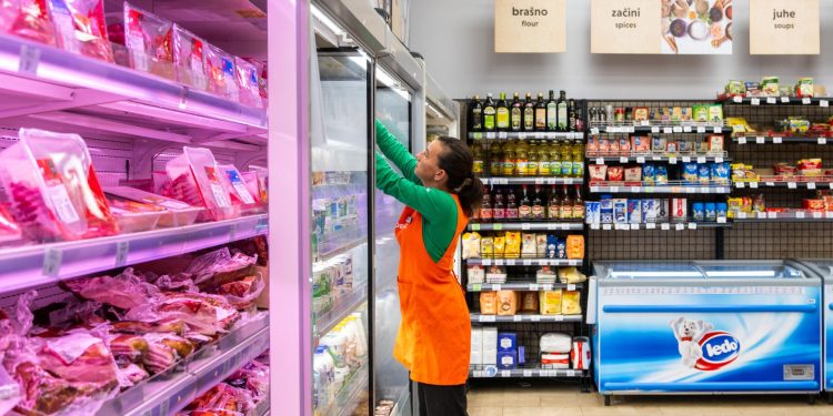 Slobodna Dalmacija – Zaboravili ste nešto kupiti? U Splitu danas radi jedan šoping centar, ali i ostali veći trgovački lanci. Donosimo popis