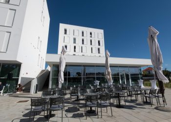 Slobodna Dalmacija – Studenti na mukama jer ih turisti tjeraju iz stanova; Problem kulminirao, Sveučilište u Zadru razmatra važnu odluku