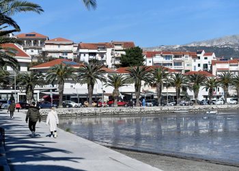 Slobodna Dalmacija – Nećete vjerovati koliko je gostu u stobrečkom kafiću naplaćen med: ‘Nabavna cijena je 6 centi! Gdje je granica morala?!’