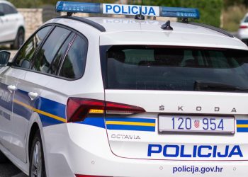 Slobodna Dalmacija – Veliki sudar dvaju vozila kod poznate trgovine u Trogiru, jedna osoba zatražila liječničku pomoć. Doznali smo detalje…