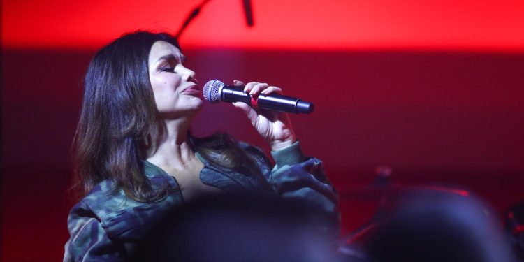 Slobodna Dalmacija – Koncertni spektakl na ljetnoj pozornici: u Makarsku stižu Tommy Emmanuel, ‘Prljavci’ i Severina, evo kada nastupaju