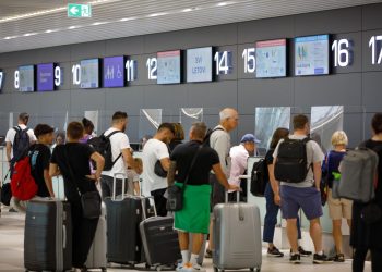 Slobodna Dalmacija – Splitske luke do kraja vikenda najavljuju val turista zračnim i morskim putem, doći će cijeli jedan Split gostiju