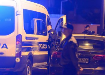 Muškarac uhićen sinoć u Biogradu! Automobilom skrenuo na nogostup, a u krvi imao skoro tri promila alkohola