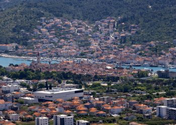 Slobodna Dalmacija – Mještanin Čiova ludi, na ovoj žegi već je drugi dan bez struje: Ovo je ludnica! Hrana mi se kvari, ne mogu se rashladiti