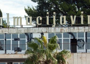 Slobodna Dalmacija – Stečaj Dalmacijavina: isplaćeno je 525 radnika, a započela je i dražba za prodaju nekretnina na Hvaru