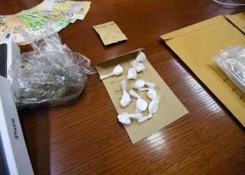 Policija u Jazinama uhvatila 24-godišnjeg dilera, kod njega pronašli 10,7 grama amfetamina, oko 2,8 grama MDMA…