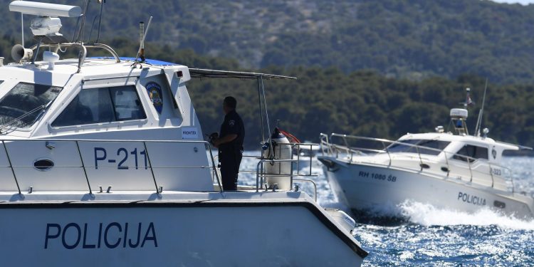 Policija kazneno prijavila 43-godišnjeg Slovenca zbog udarca gliserom u jet-ski: od posljedica nesreće 45-godišnjak preminuo u zadarskoj bolnici
