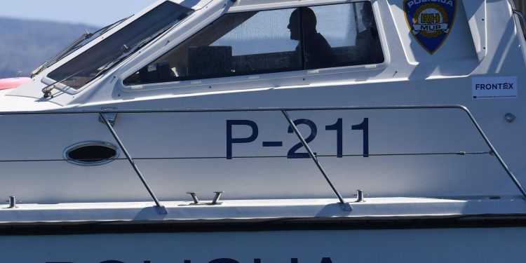 Slovenka krivotvorila dozvolu za brod, šibenska policija je kazneno prijavila