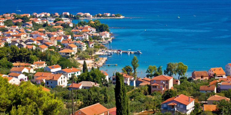 Na cijelom otoku Ugljanu počinju noćne redukcije vode od 23 do 6 sati ujutro kako bi se vodospreme u Lukoranu i Kalima oporavile